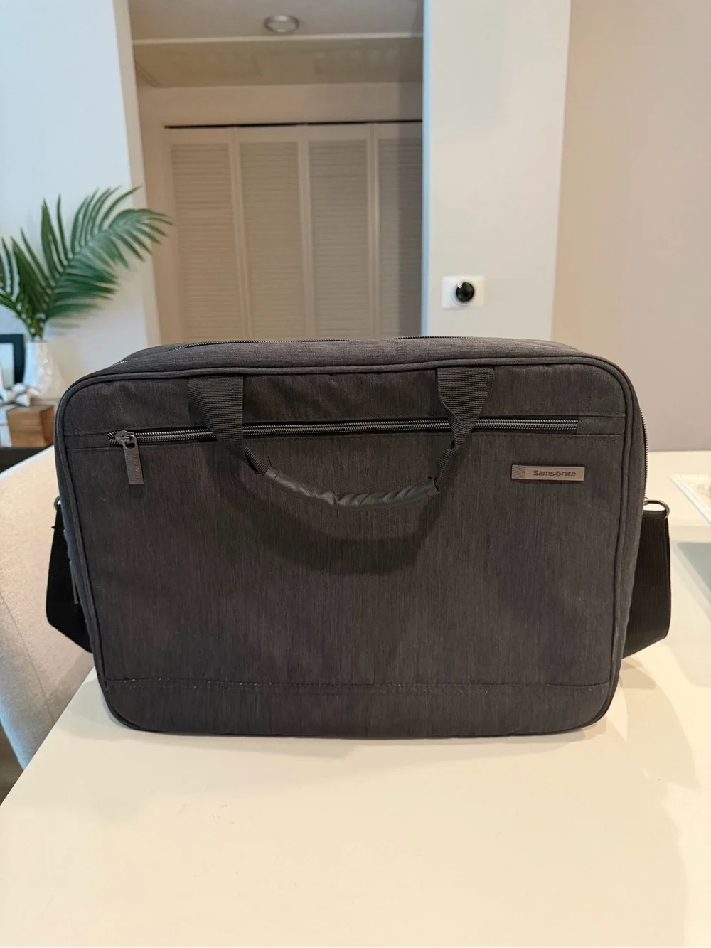 Samsonite Dark Gray Laptop Briefcase Messenger Bag
